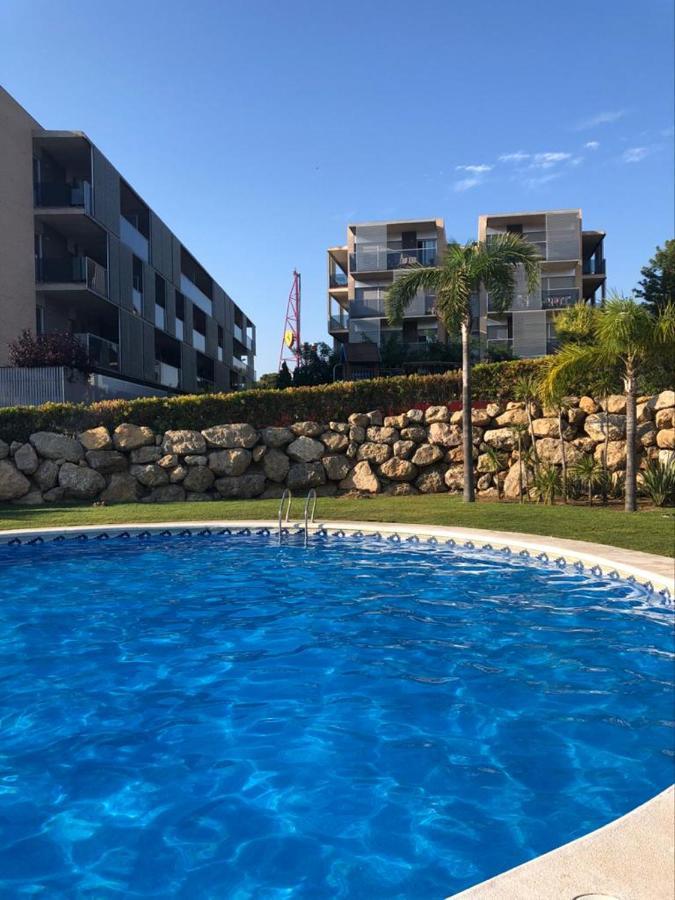 סאלו Paradise Village Hogaristic מראה חיצוני תמונה