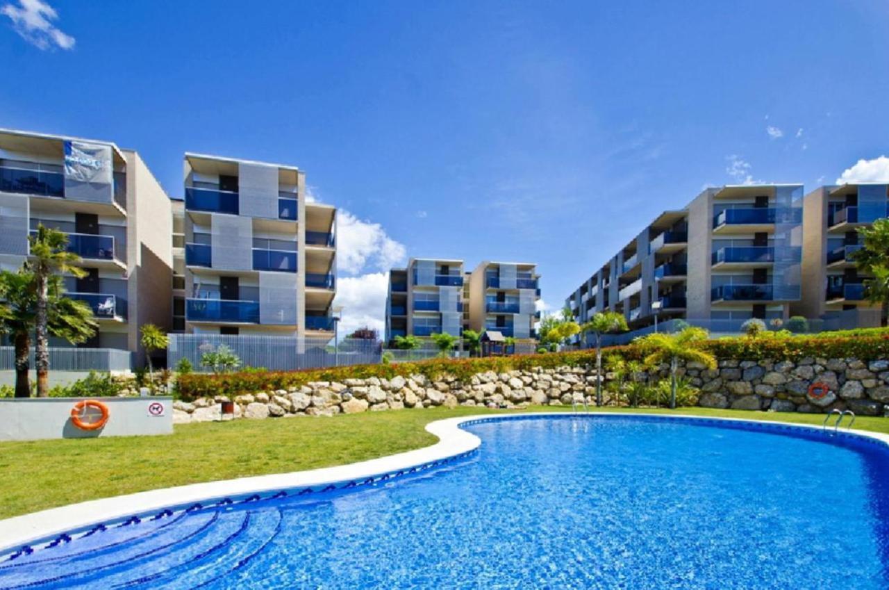 סאלו Paradise Village Hogaristic מראה חיצוני תמונה