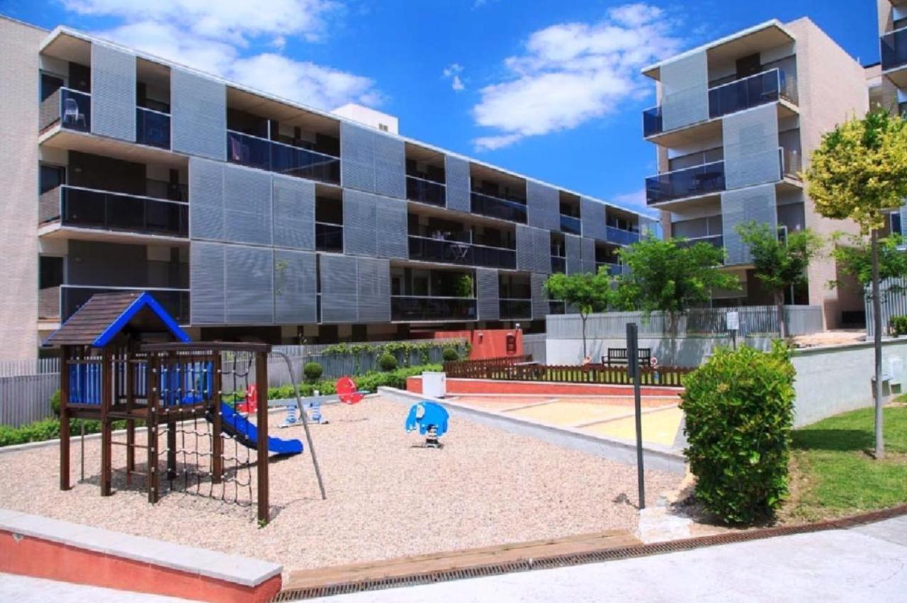 סאלו Paradise Village Hogaristic מראה חיצוני תמונה